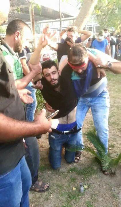 به‌ وێنه‌.. خۆپیشانده‌رانی به‌غدا هه‌ڵیانكوتایه‌ سه‌ر باڵه‌خانه‌ی ئه‌نجوومه‌نی وه‌زیران